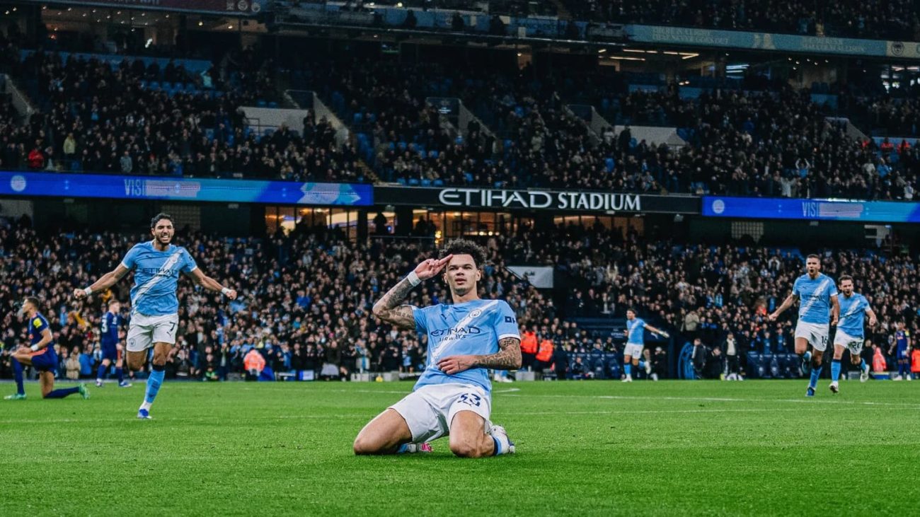 Nico O’Reilly comemorando um dos dois gols na vitória do Manchester City sobre o Newcastle, por 2 a 1, no último encontro entre as duas equipes na Premier League 
