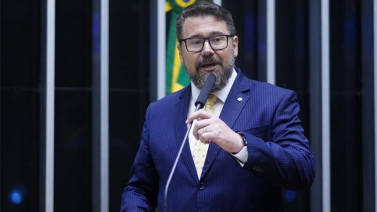 Conselho de Ética aprova suspensão de Pollon por 60 dias por xingar Hugo Motta