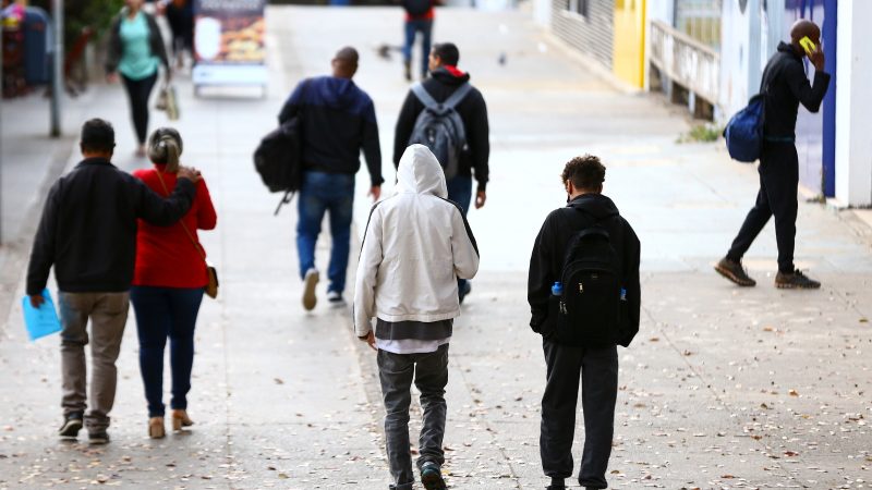 Também partir de quarta-feira, uma segunda massa de ar frio, mais intensa, começa a atuar no país - Marcelo Camargo/Agência Brasil
