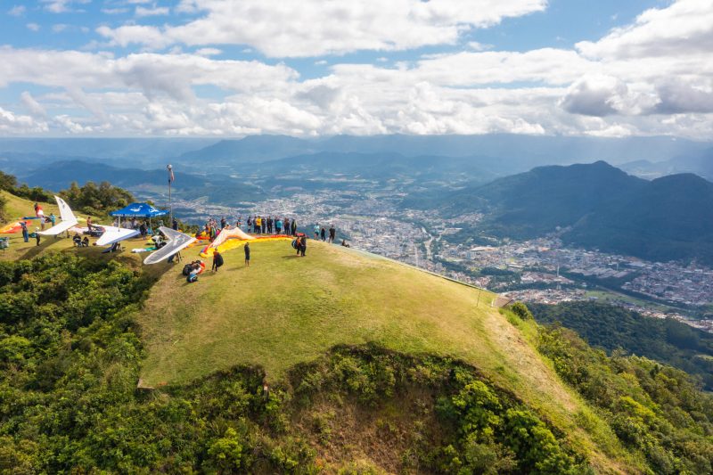 Morro da Boa Vista é um point para quem quer unir a vista surpreendente a prática de esportes radicais - Reprodução/Prefeitura de Jaraguá do Sul/ND Mais
