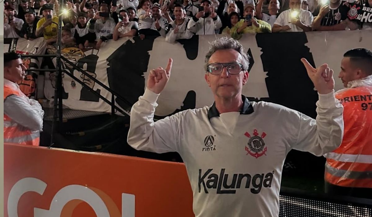 Neto, em visita na Neo Química Arena.