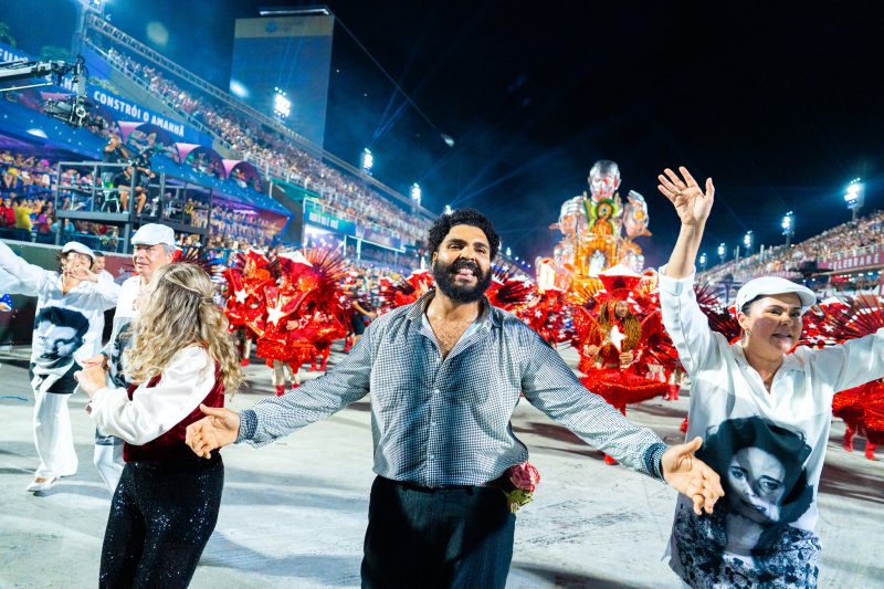 Apoiador declarado de Lula, o humorista Paulo Vieira interpretou o presidente na Avenida - Eduardo Hollanda/Rio Carnaval/ND Mais