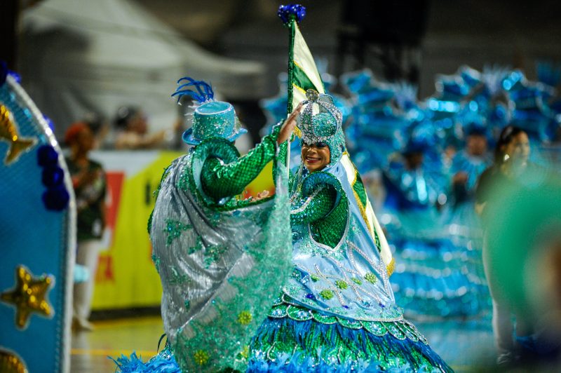 Mestre-sala e porta-bandeira da Jardim das Palmeiras brilha na avenida - Alan Pedro/Jornal ND/ND Mais