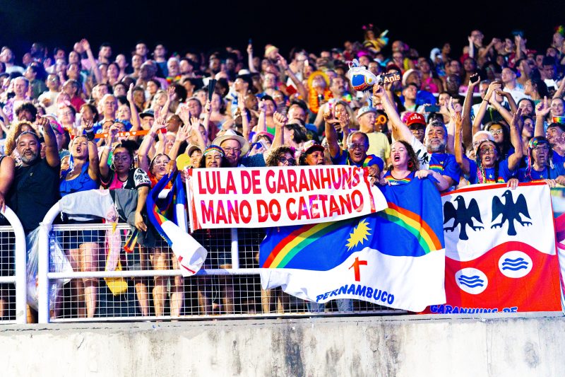 Plateia entoou "Olê, olê, olê, olá, Lula! Lula!" na Marquês de Sapucaí - Eduardo Hollanda/Rio Carnaval/ND Mais