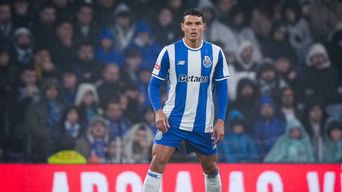Zagueiro atuou por clubes consagrados na EuropaFoto: Porto/Divulgação