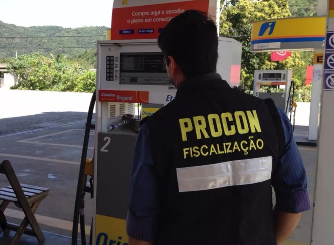 Segundo o Procon, a medida foi tomada após muitos consumidores reclamarem sobre a falta dos descontos anunciados pela Petrobras nas bombas do estado