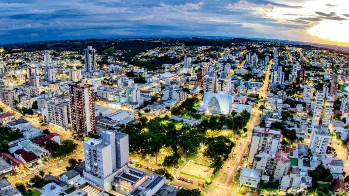Rombo gigante: Justiça de SC manda ex-prefeitos pagarem R$ 43,7 milhões