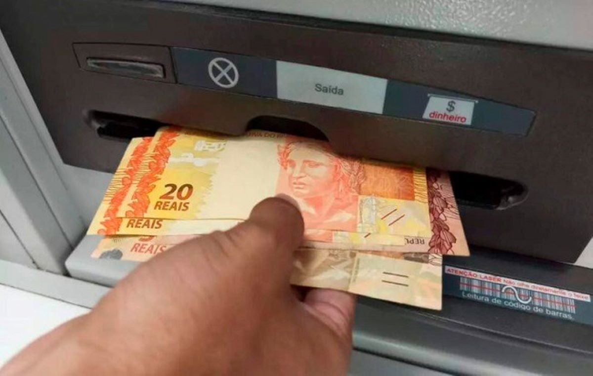 Trabalhadores podem realizar o saque do abono salarial do PIS/Pasep nas agências da CaixaFoto: Reprodução/ND Mais