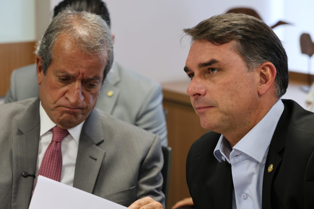 Presidente do PL bate o martelo sobre retirada de Flávio Bolsonaro da disputa pela presidência