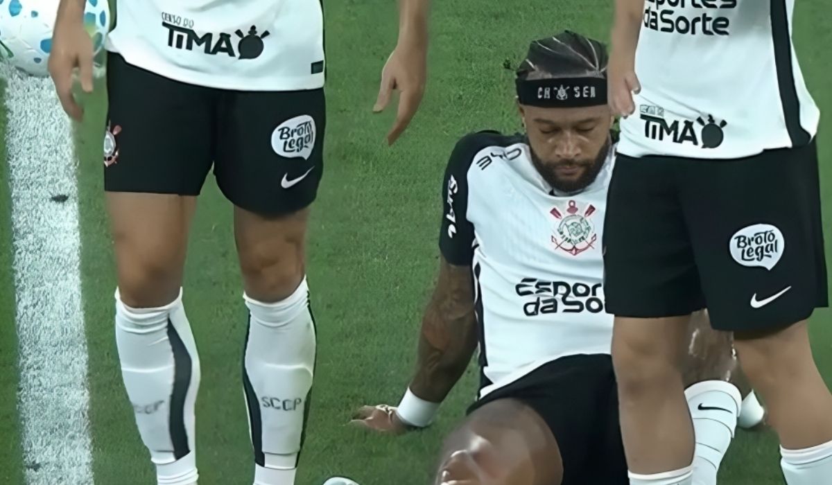 Depay sofreu lesão em Corinthians x Flamengo.