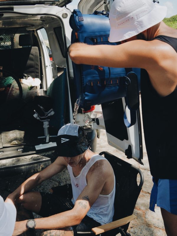 Bruno recebe banho de água fria - foto 5