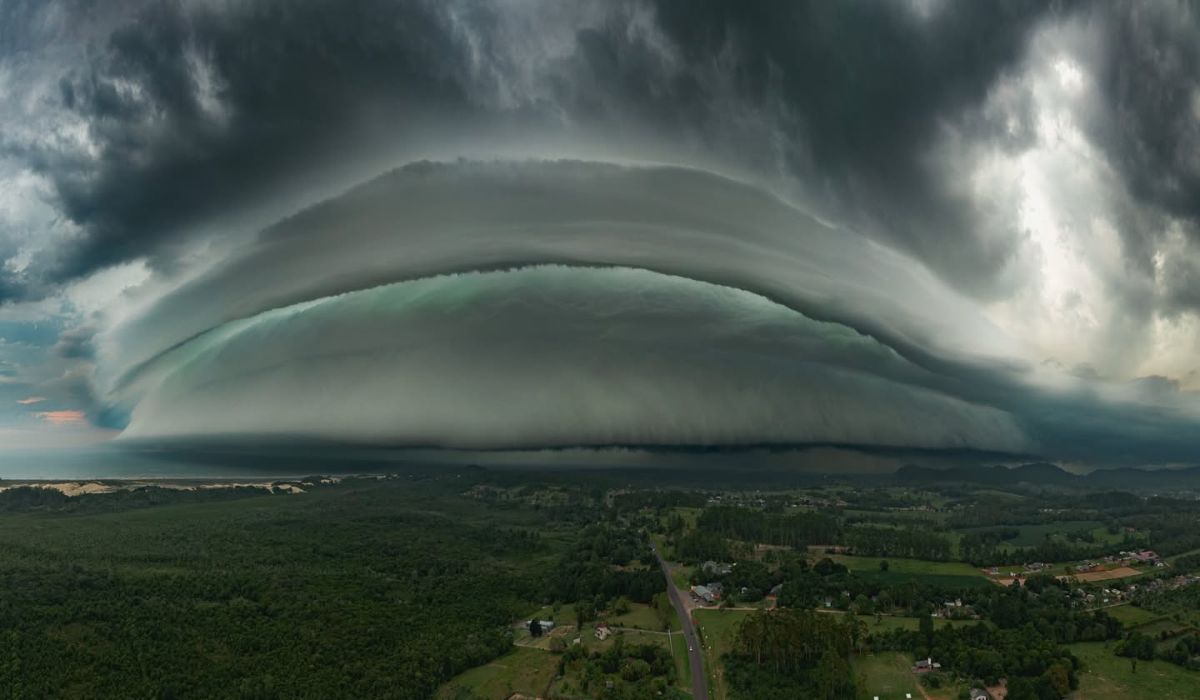 Ciclone extratropical provoca tempestades, ventos fortes e frio de até 0°C ao Sul do Brasil