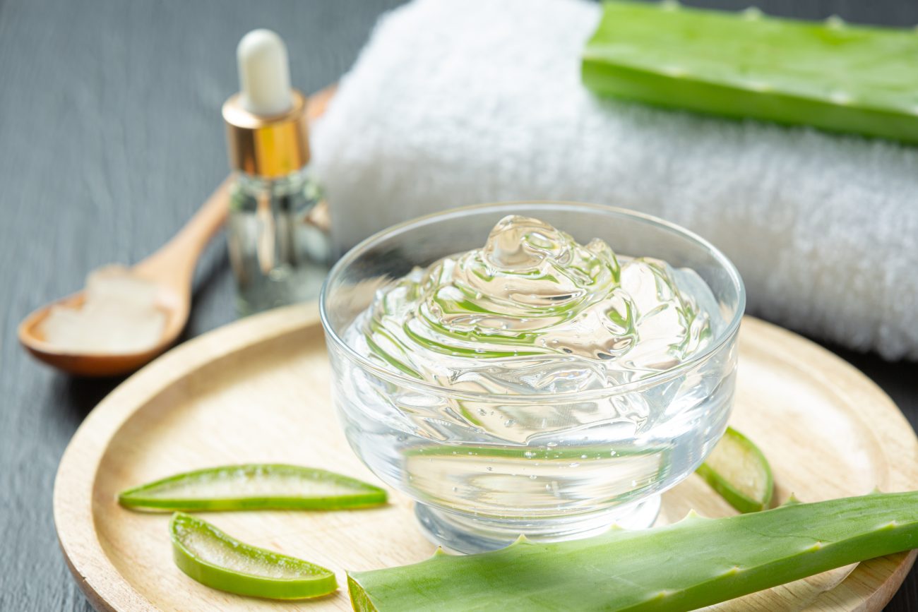 Gel de Aloe vera: o jeito certo de usar no rosto para o efeito 'glass skin'  aos 50 anos