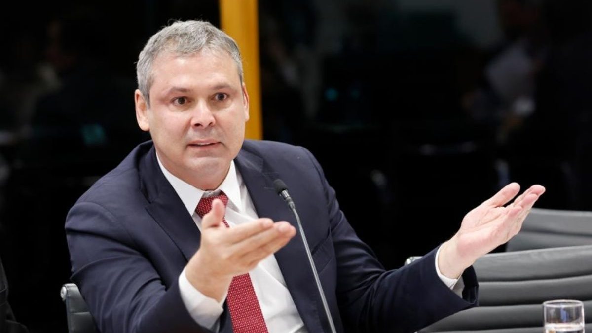 Deputado do PT alerta após EUA classificar PCC e CV como terroristas: ‘intervenção militar’