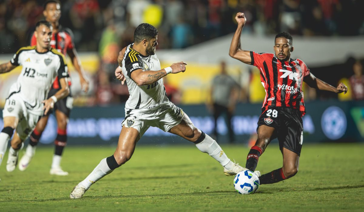 Vitória x Atlético-MG acontece neste sábado (14)