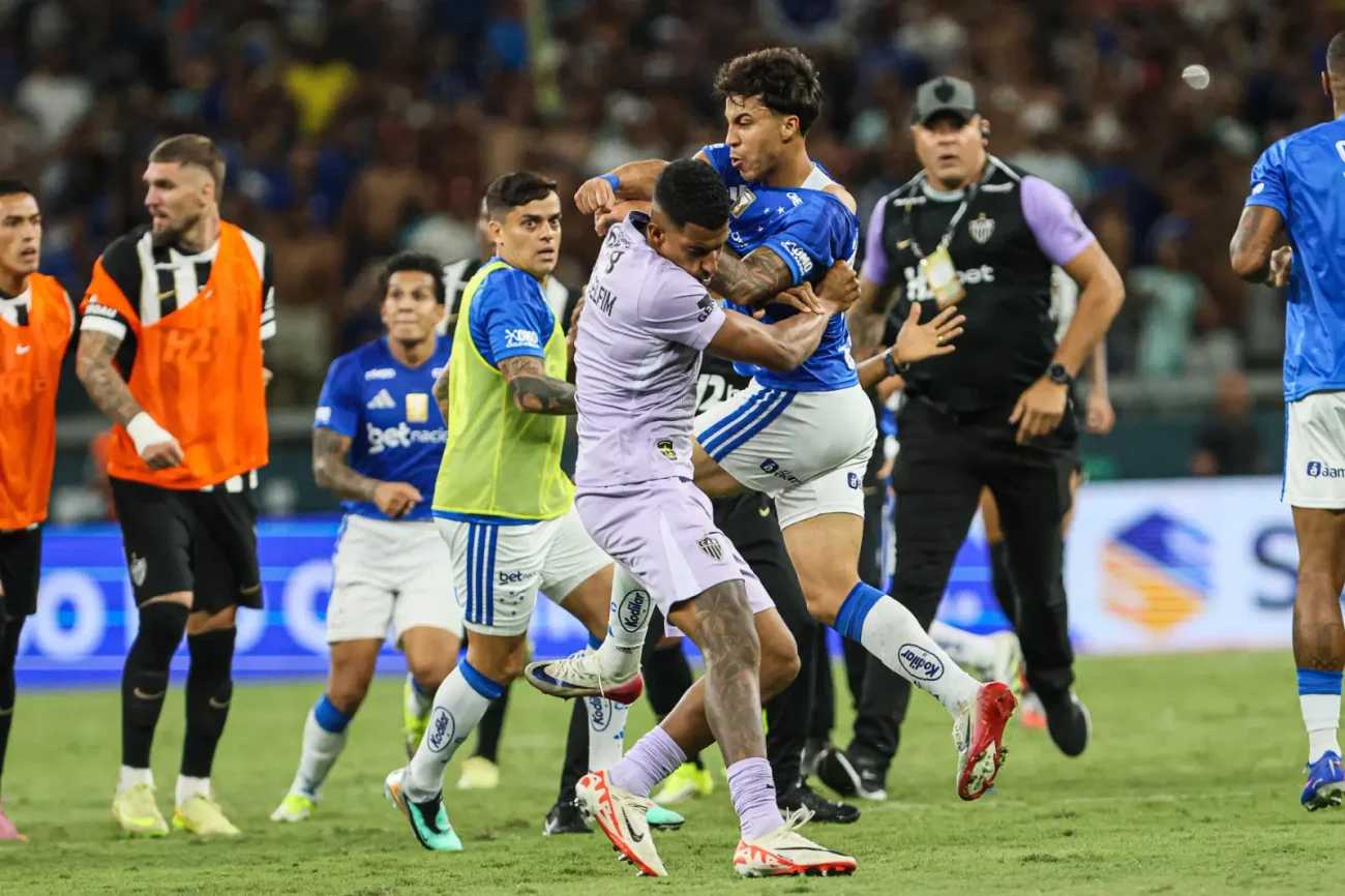 Pancadaria no Campeonato Mineiro quebra recorde de expulsão que era nosso
