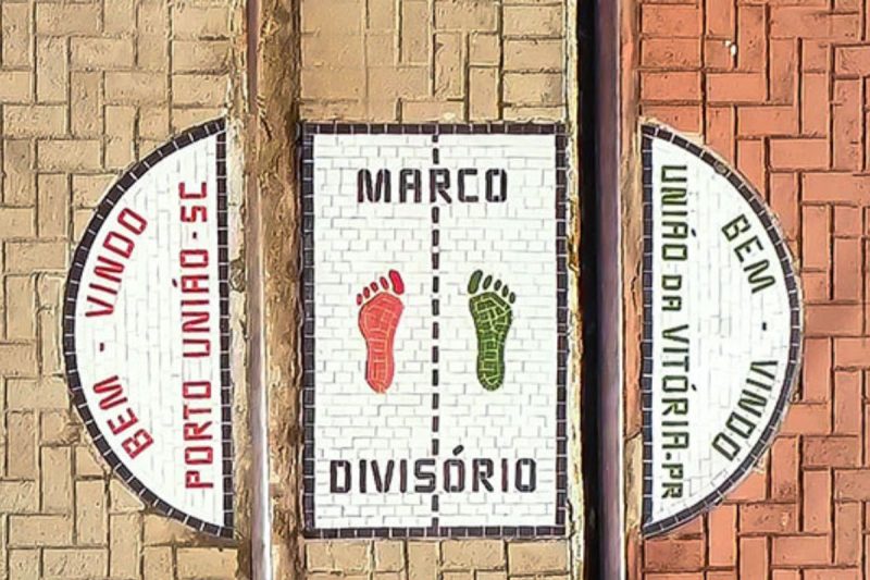 Marco divisório é o local onde se pode estar no PR e em SC ao mesmo tempo - Divulgação/Visite União/ND Mais