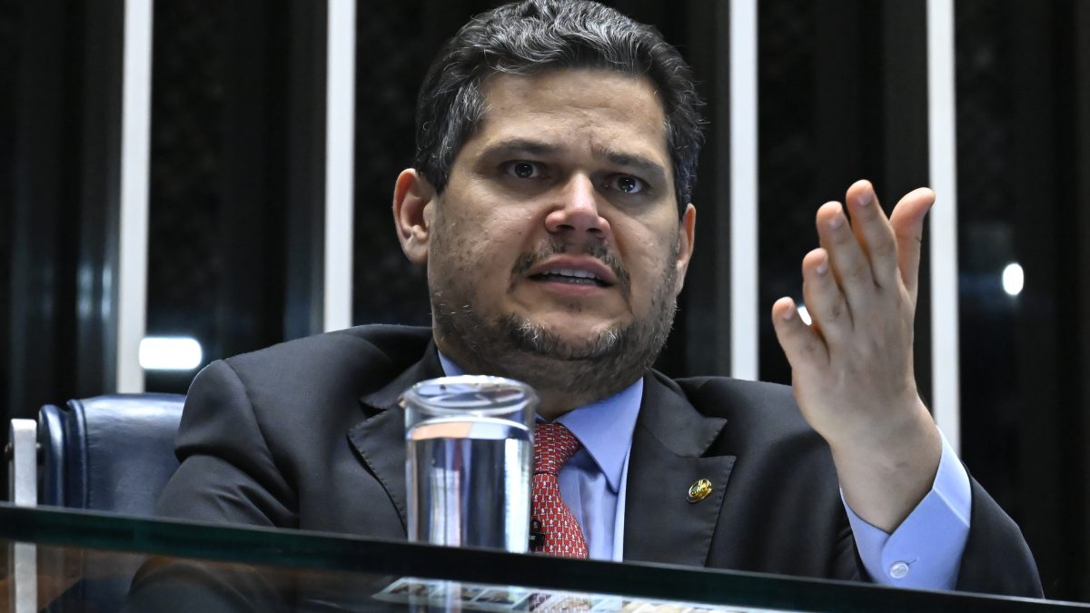 A Casa de Alcolumbre: presidente do Congresso articula sentado em cima de CPIs, projetos
