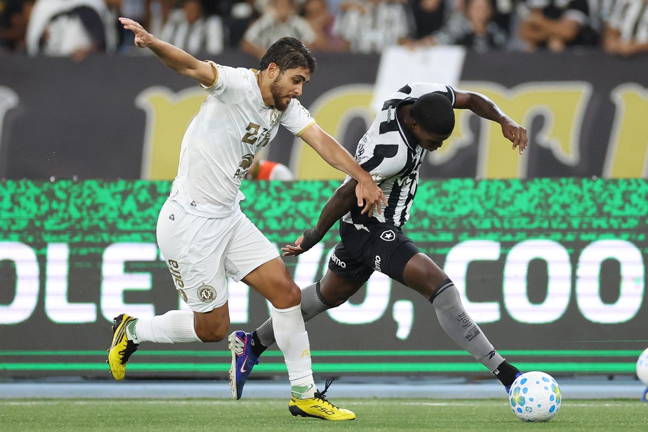 Botafogo bateu a Chpaecoense no Nilton Santos Foto: Vitor Silva/Botafogo/ND Mais