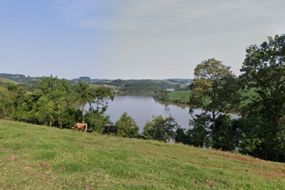 A correnteza do Rio Uruguai costuma levar sedimentos em direção ao lado catarinense