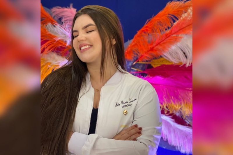 Julia Cardoso, de 23 anos, foi morta com 67 golpes no Paraguai; crime chocou familiares e amigos - Julia Cardoso