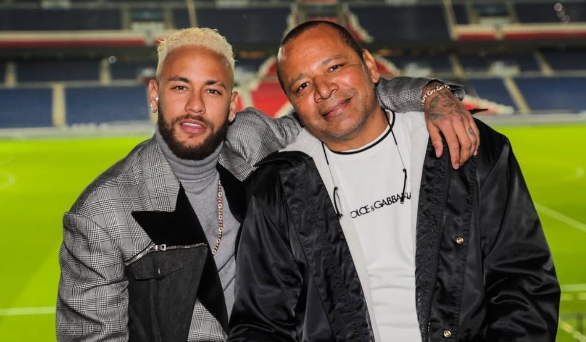 Neymar ao lado do pai.