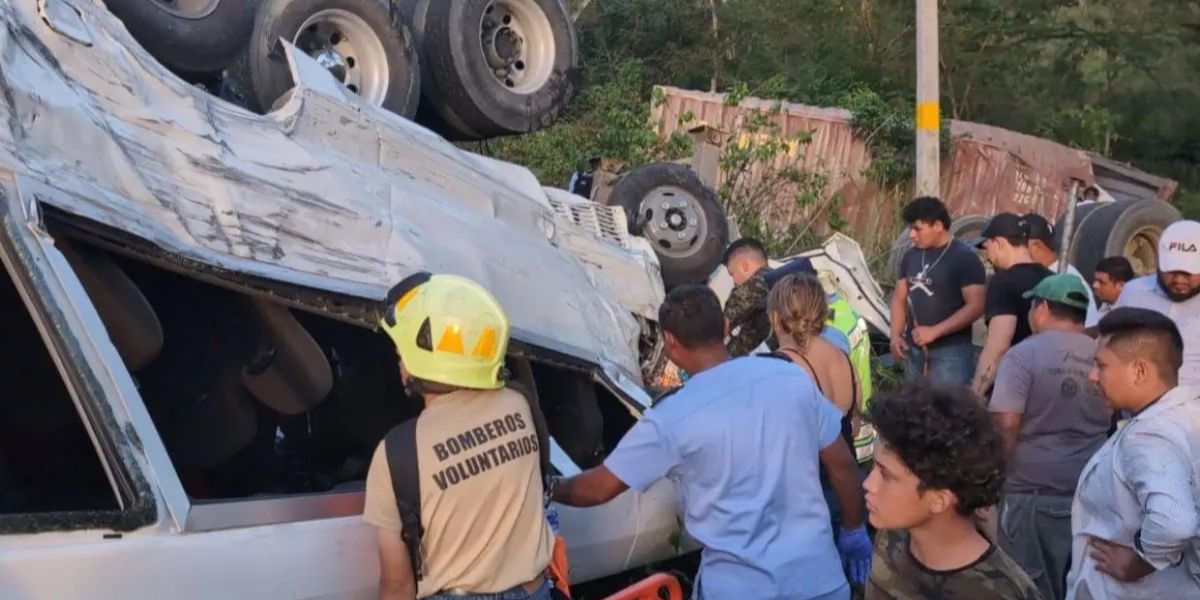 Colisão entre ônibus e caminhão-tanque de cianeto mata oito pessoas em  Honduras