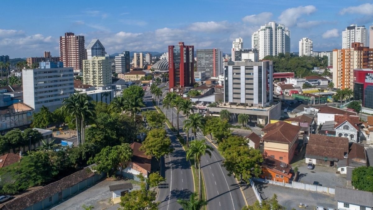 Joinville mantém liderança nacional na educação entre grandes cidades, aponta Ideb - QTU Questões do Universo