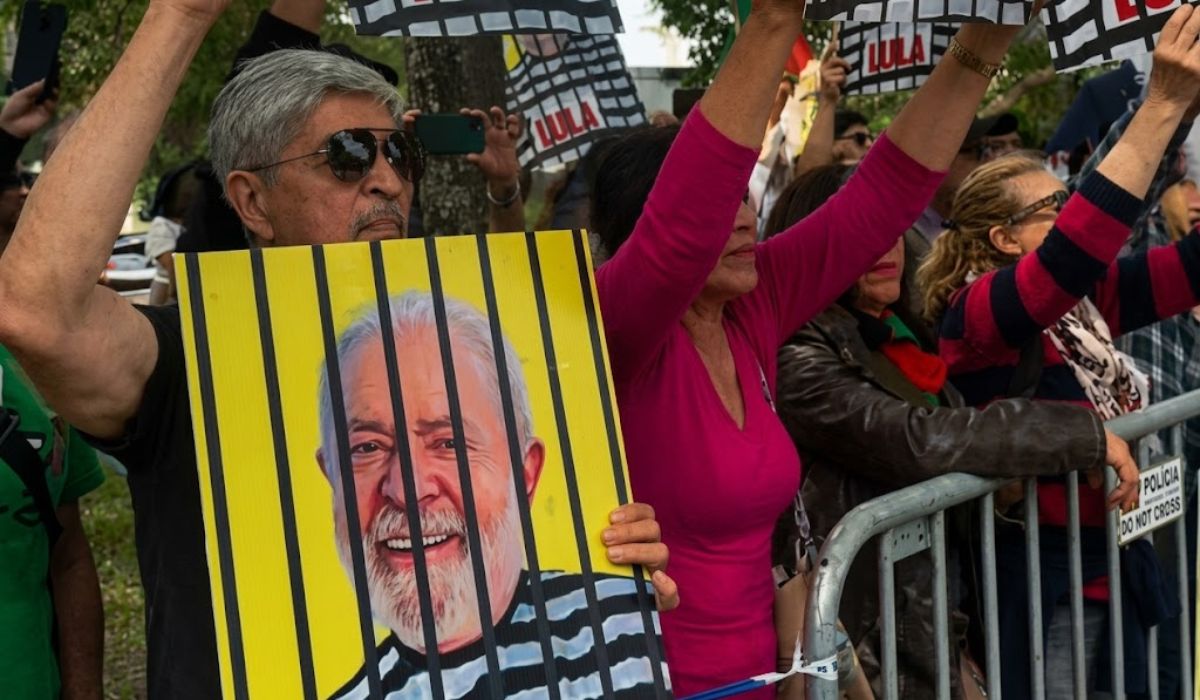Petista foi recebido sob gritos de protestos de opositoresFoto: Reprodução/YouTube/ND Mais