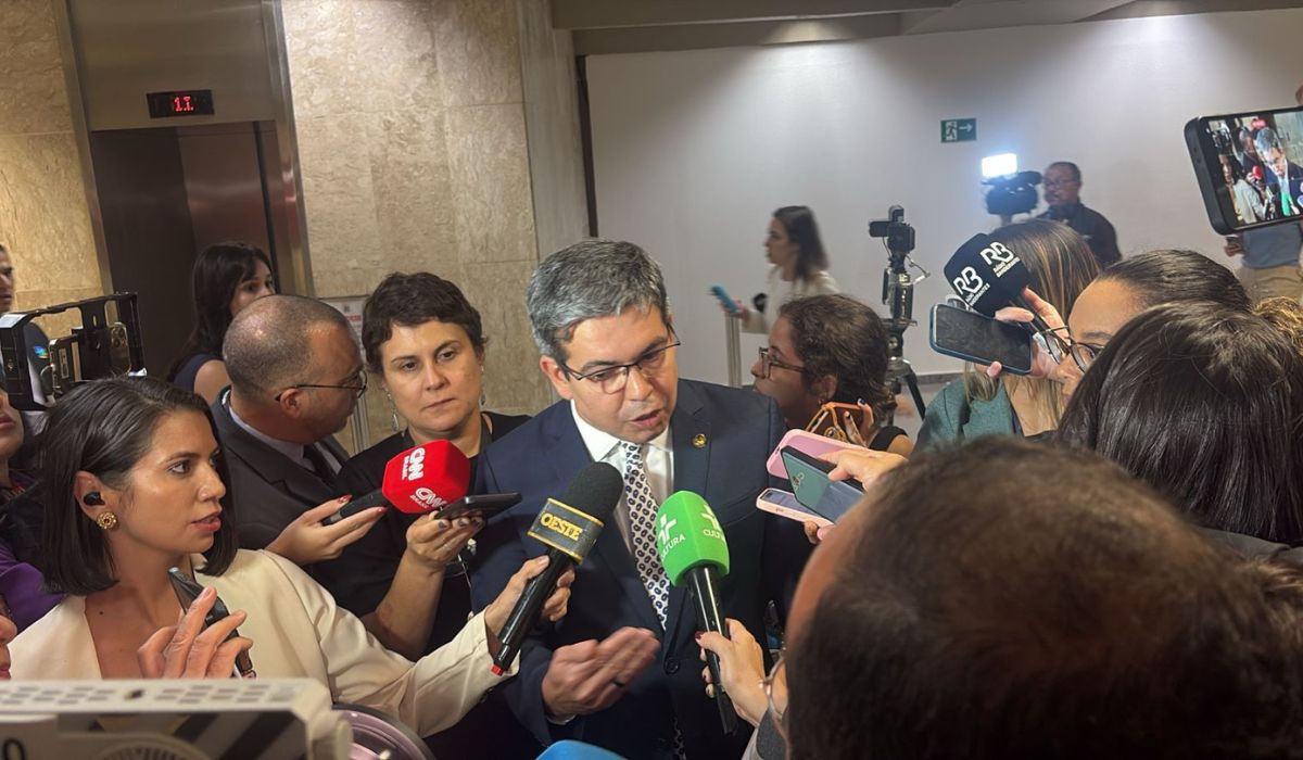 “Foi bem-sucedida”: Randolfe acusa oposição de barrar votação da escala 6x1