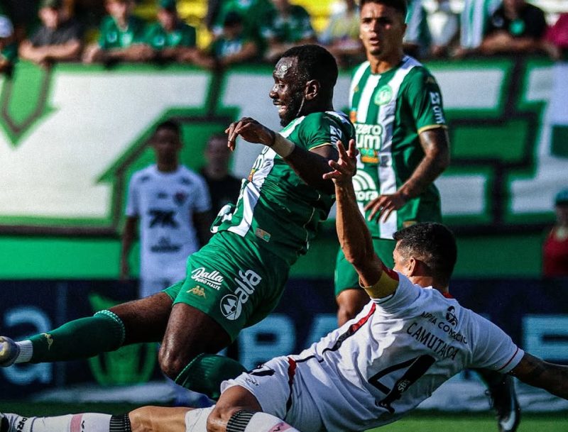 Chapecoense empatou com o Vitória no BrasileirãoFoto: Rafael Bressan/ACF/ND Mais