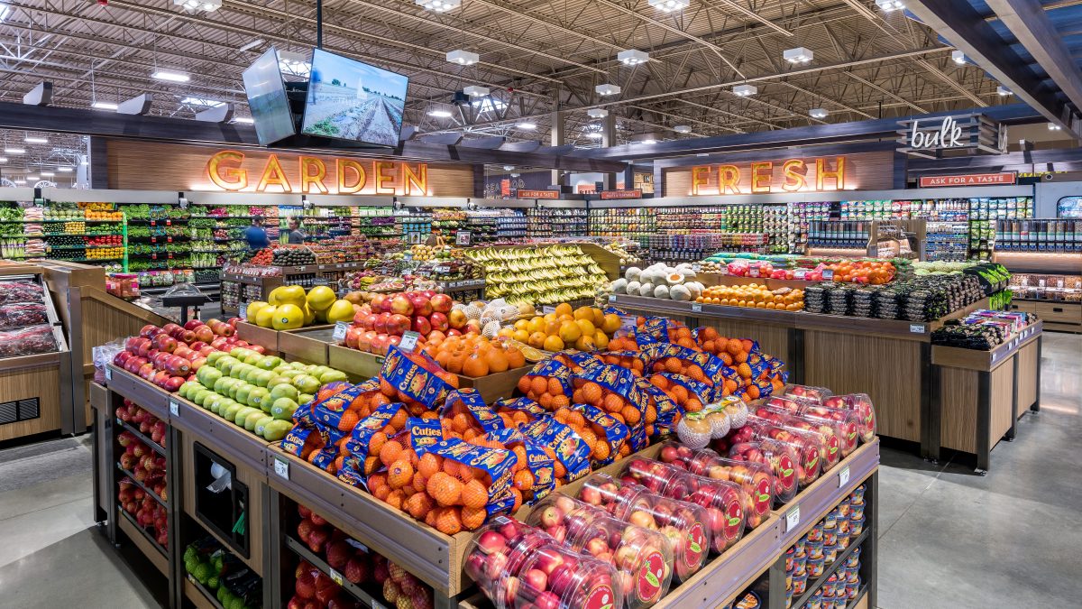 Traditional Supermarket Chain Announces Store Closures and 100+ Layoffs