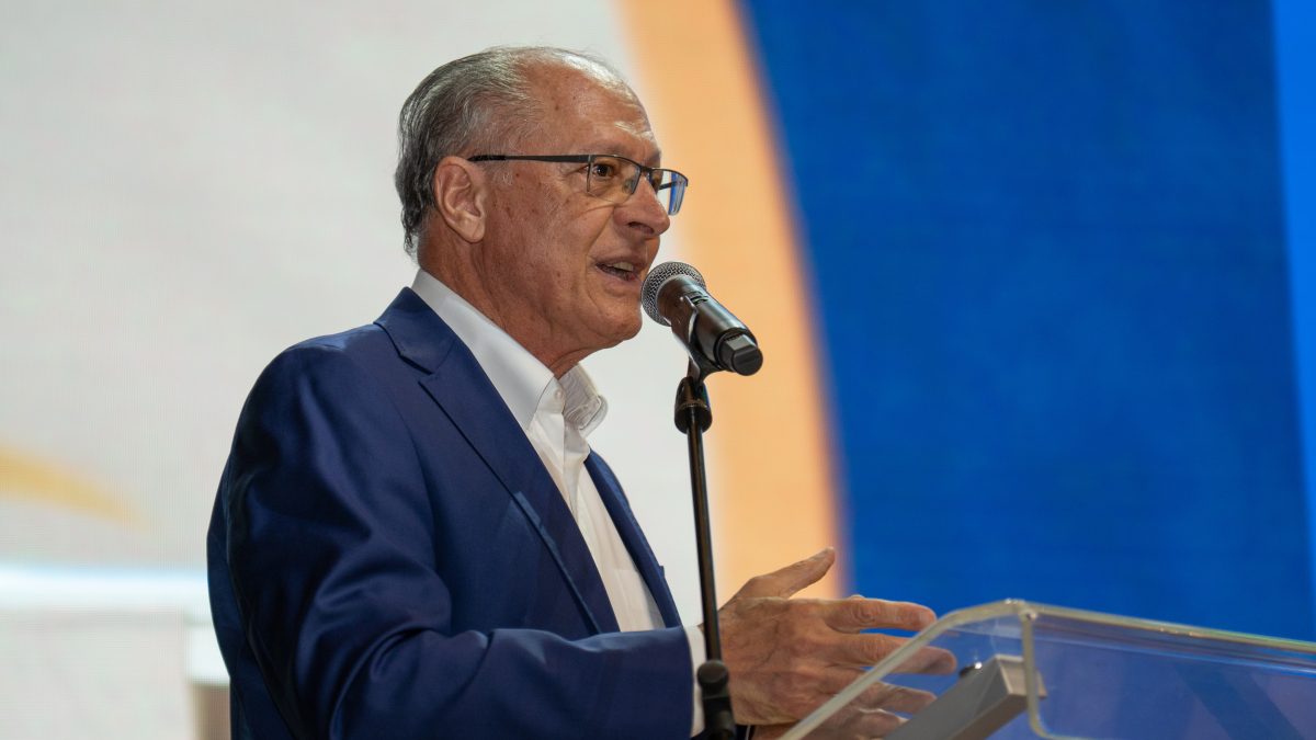 Alckmin chama Brasil de ‘manicômio tributário’ que afasta empresas e investidores