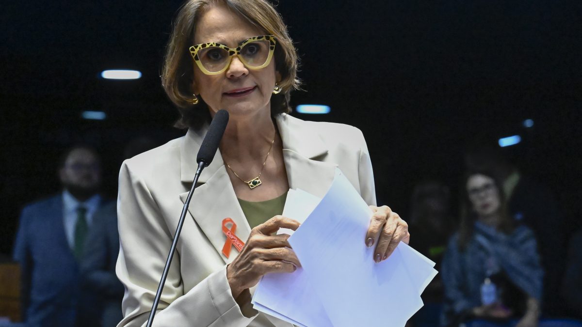 Damares Alves critica decisões de Moraes após saída de Flávio Bolsonaro do Brasil: ‘Justiça não pode seguir roteiro político’