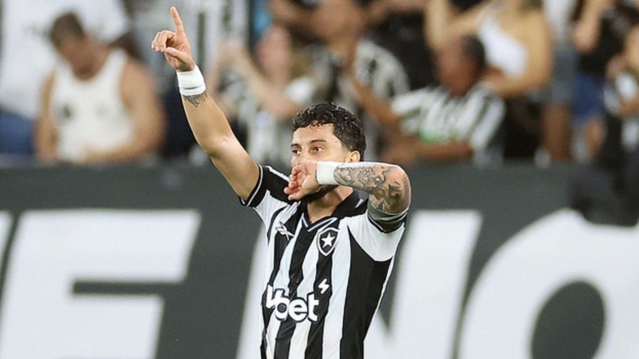 Alex Telles garantiu vitória do Botafogo contra a ChapecoenseFoto: Vitor Silva/Botafogo/Divulgação/ND Mais