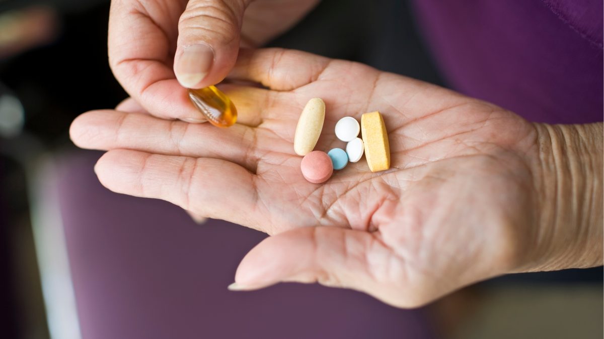 Composto Taradão, Cura Tudo e Garrafa do Seu Geraldo: Anvisa apreende medicamentos