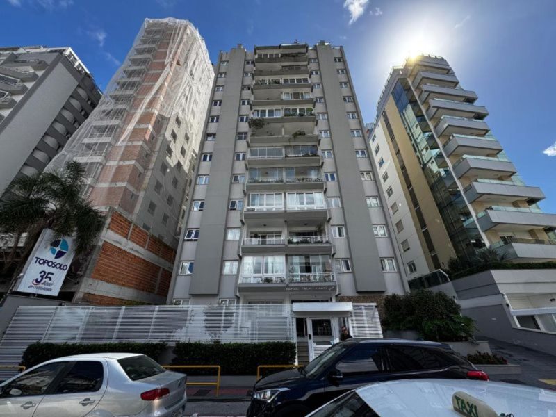 Apartamento está à venda na região mais cara de Florianópolis - Reprodução/Mazzolli Leilões/ND Mais