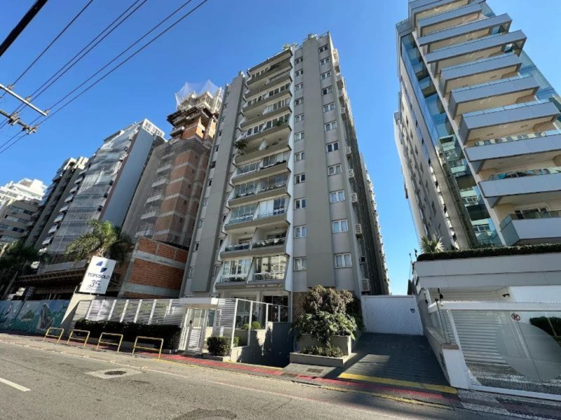 Apartamento está à venda na região mais cara de Florianópolis - Reprodução/Mazzolli Leilões/ND Mais