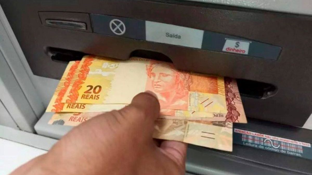 Com avanço do Pix, Banco Central retira notas de R$ 2 a R$ 100 de circulação; entenda a medida