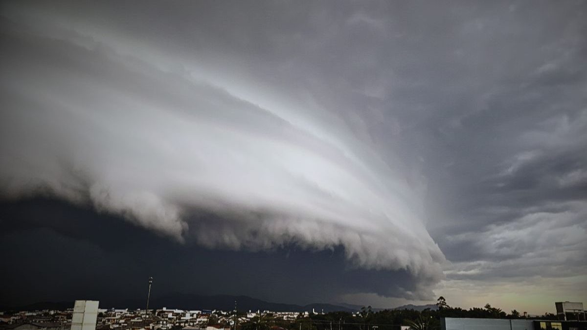 Ciclone bomba vai atingir Blumenau? Veja o que dizem meteorologistas sobre o fenômeno que se aproxima - QTU Questões do Universo
