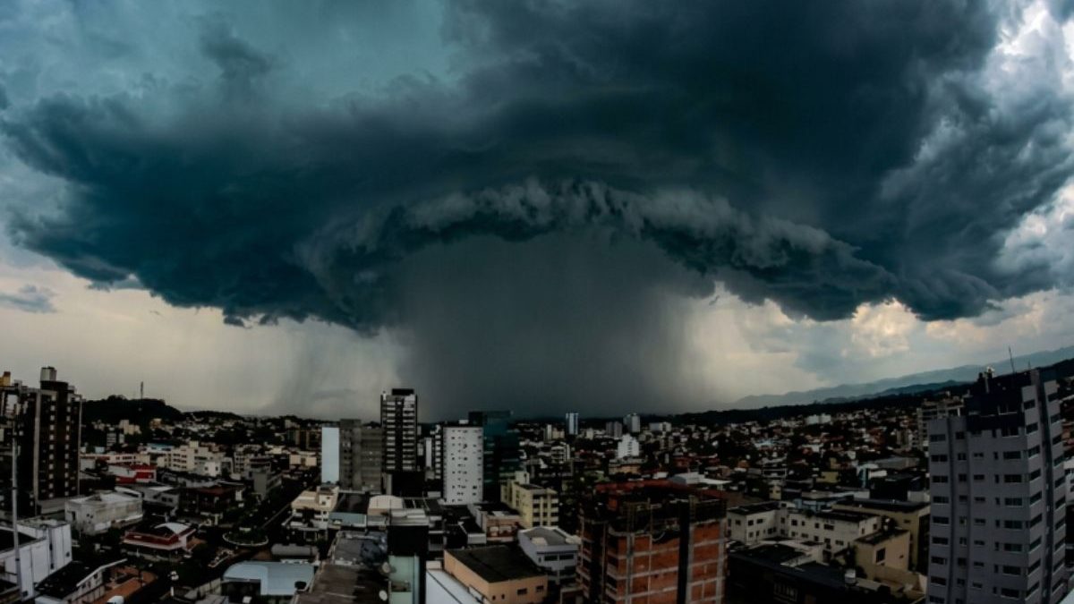 Ciclone bomba já tem data para se formar no Brasil e causar ventos de 150 km/h; Inmet mostra rota da ciclogênese explosiva - QTU Questões do Universo