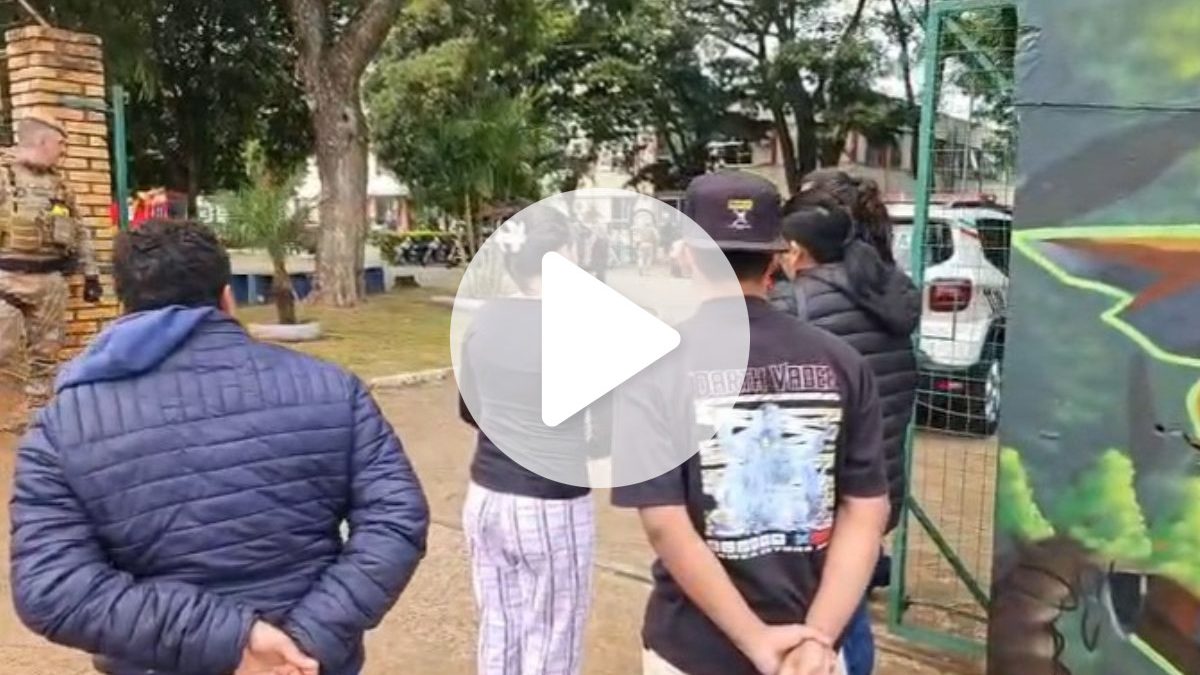 VÍDEO: Estudante é esfaqueado durante briga em escola de Chapecó