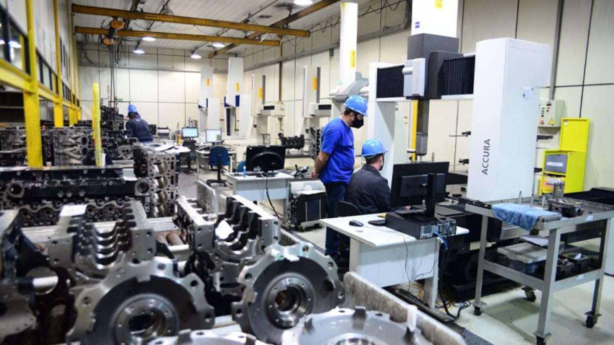 Gigante metalúrgica anuncia 300 vagas para contratação imediata em SC