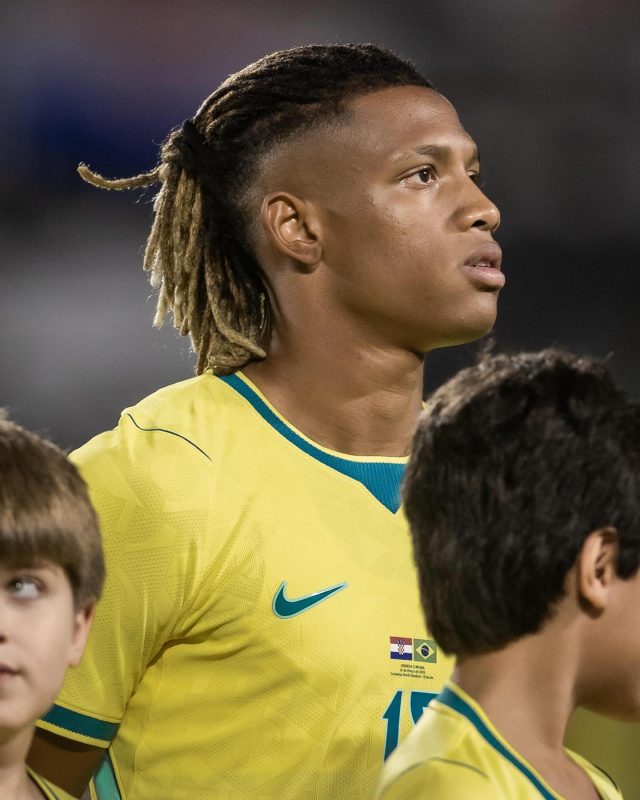 Atualmente afastado do Botafogo, Danilo já jogou no Nottingham entre 2023 e 2024 - Danilo Santos/@danilo.8/Instagram