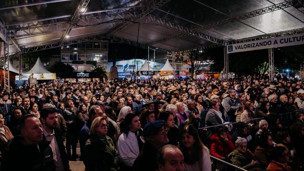 Abertura da Festa do Pinhão 2026 reúne multidão e marca um momento histórico para Lages