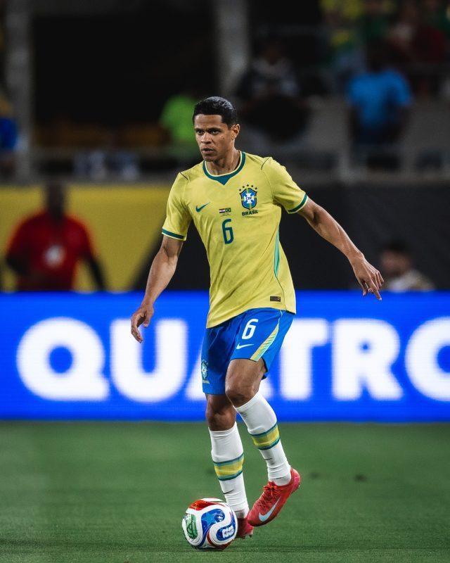 Lateral do Zenit, Douglas Santos foi campeão olímpico na Rio2016 - Douglas Santos/@douglassantos06/Instagram