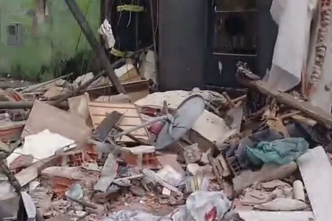 Explosão em SP deixa morto sob escombros; bombeiros buscam possível segunda vítima