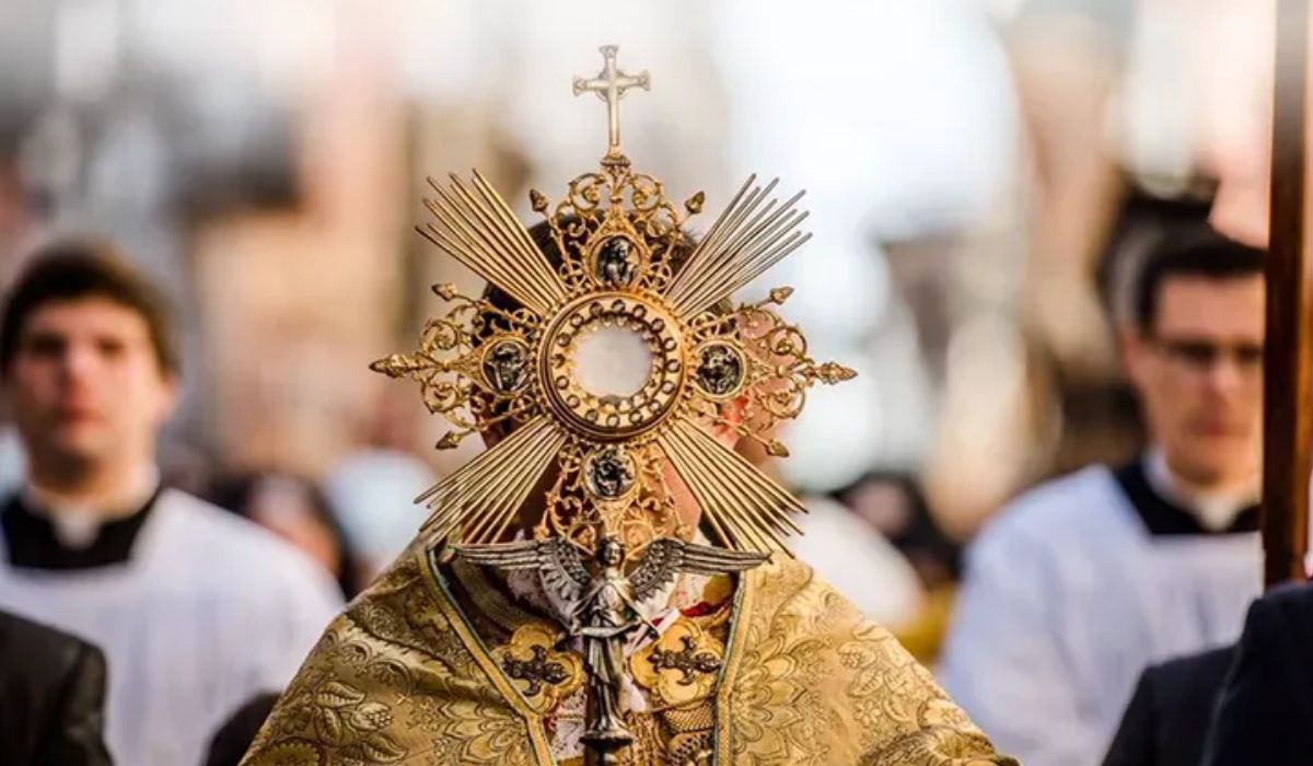 Corpus Christi não é feriado nacional e folga remunerada depende da legislação de estados e municípiosFoto: Reprodução/Youcat/ND Mais