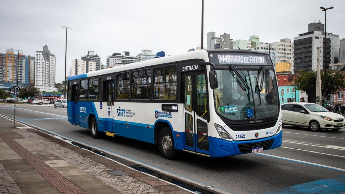 Fim do dinheiro no ônibus faz viagem ficar até 20 minutos mais rápida em Florianópolis