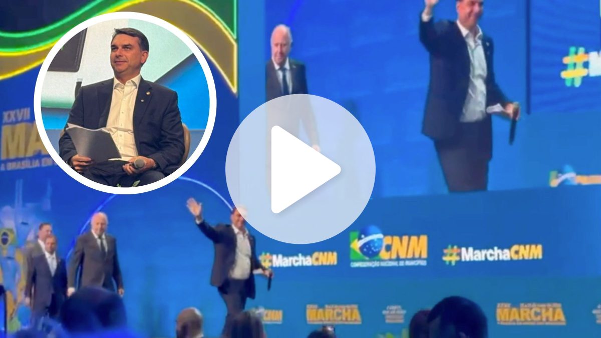 VÍDEO: Flávio Bolsonaro é recebido aos gritos em evento com prefeitos em meio à polêmica